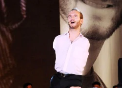 Nick Vujicic đến Việt Nam: Tiền và cảm hứng