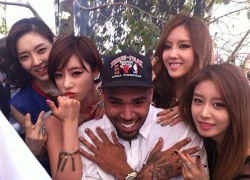 T-ara N4 bị chê 'rẻ tiền' bên Chris Brown