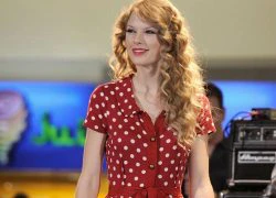 Taylor Swift mê đắm họa tiết chấm bi