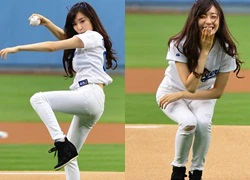 Tiffany (SNSD) bị rách quần khi ném bóng chày