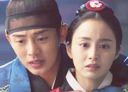 Yoo Ah In giữ chặt Kim Tae Hee trong vòng tay