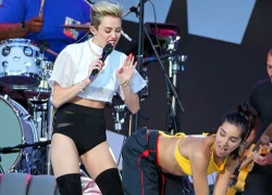 10 hành động nổi loạn nhất của Miley Cyrus