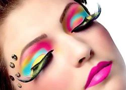 Ấn tượng với khuôn mặt make up màu neon