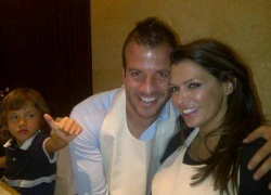 Bồ Van der Vaart mang bầu lần 5