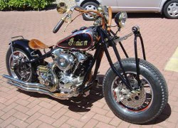 Bobber độ độc đáo với phụ kiện bằng da