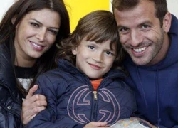 Con trai ủng hộ tình yêu mới của Van der Vaart