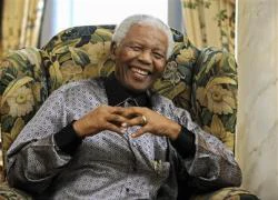 Cựu Tổng thống Nelson Mandela nguy kịch