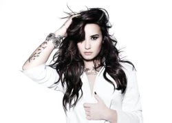 Demi Lovato ra single mới sau cú sốc mất cha