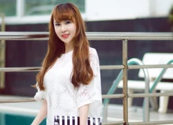 Hot girl Rila Thy khoe dáng trong set đồ trắng tinh khôi