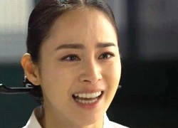 Jang Ok Jung (Kim Tae Hee) cầu xin được truất ngôi