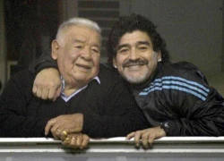 Maradona từ mặt bố vì bạn gái cũ