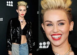 Miley Cyrus khoe răng bằng vàng dự sự kiện