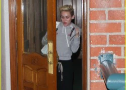 Miley Cyrus văng tục vì bị nghi có bầu