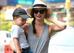 Miranda Kerr và con trai thời trang dạo phố