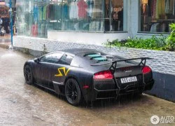 Murcielago LP670-4 SV dầm mưa ở Sài Gòn lên báo nước ngoài