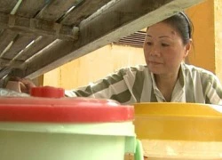 Nỗi ân hận của người đàn bà nghi chồng ngoại tình, mẹ bắt con uống thuốc độc