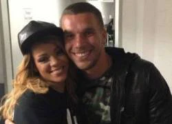 Podolski &#8220;sút tung lưới&#8221; Rihanna rồi mới tới Việt Nam