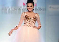 Thanh Hằng, Thu Hằng 'lấp lánh' catwalk