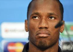 Vừa về quê, Drogba mất luôn 200 triệu, chẳng ai đen đủi hơn "Voi rừng"