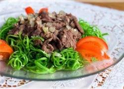 [Chế biến] - Rau muống trộn thịt bò