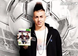 Được lên trang bìa FIFA 2014, El Shaarawy hớn hở đi khoe