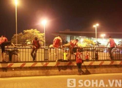 Fan cuồng đón Arsenal: Những góc tối đáng lên án