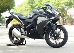 Honda CBR150R với tem xe và phối màu hiện đại ở Sài Gòn