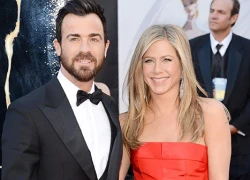 Jennifer Aniston thắm thiết với hôn phu trước tin đồn chia tay