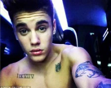 Justin Bieber đưa gái về khách sạn