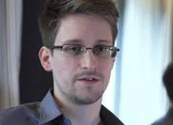 &#8216;Kẻ lộ mật&#8217; Snowden nộp đơn xin tị nạn ở Nga