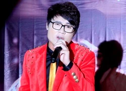 Lê Nguyễn chính thức 'tung chưởng' showbiz Việt