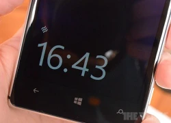 Lumia 925 được bổ sung tính năng lướt tay để xem đồng hồ trên lockscreen