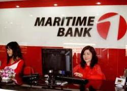 Maritime Bank tặng ô cho các chốt CSGT