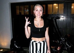 Miley Cyrus nghiện khoe dáng bằng crop top