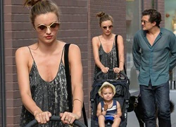 Miranda Kerr "thả rông" vòng 1 dạo phố bên chồng con