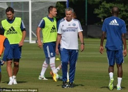 Mourinho phá cách trong buổi tập đầu tiên cùng Chelsea