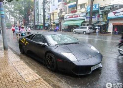 Murcielago LP670-4 SV dầm mưa ở Sài Gòn được lên báo nước ngoài