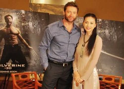 Ngô Thanh Vân diện áo dài e ấp bên Hugh Jackman