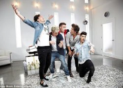 One Direction 'đá xoáy' The Wanted trong MV mới