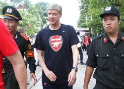 Ông Wenger 'hốt' trước sự cuồng nhiệt của fan Việt