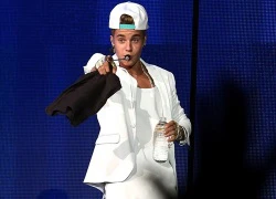 Phát hiện ma túy trong xe lưu diễn của Justin Bieber