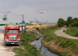 Sân bay quốc tế Tân Sơn Nhất có nguy cơ... ngập