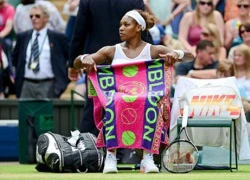 Serena Williams mắc chứng... "cầm nhầm"?