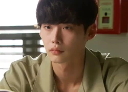 Soo Ha (Lee Jong Suk) bị bắt vì tội mưu sát