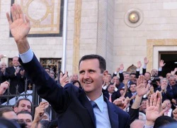 Tổng thống Assad xuất hiện tự tin bên người vợ xinh đẹp