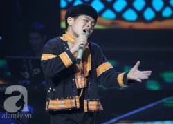 Trực tiếp The Voice Kids: Nguyễn Quang Anh "lên đồng" với "Chiếc khăn Piêu"