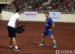 Wilshere tạo dáng "khó đỡ", Walcott đờ đẫn như... "mất sổ gạo"