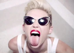 11 khoảnh khắc điên rồ của Miley Cyrus