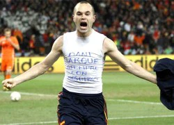 4 năm ngày mất của Dani Jarque: Iniesta chưa nguôi nỗi đau