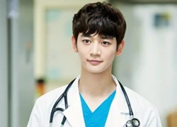 'Bác sĩ' Minho đẹp trai rạng ngời như thiên thần áo trắng